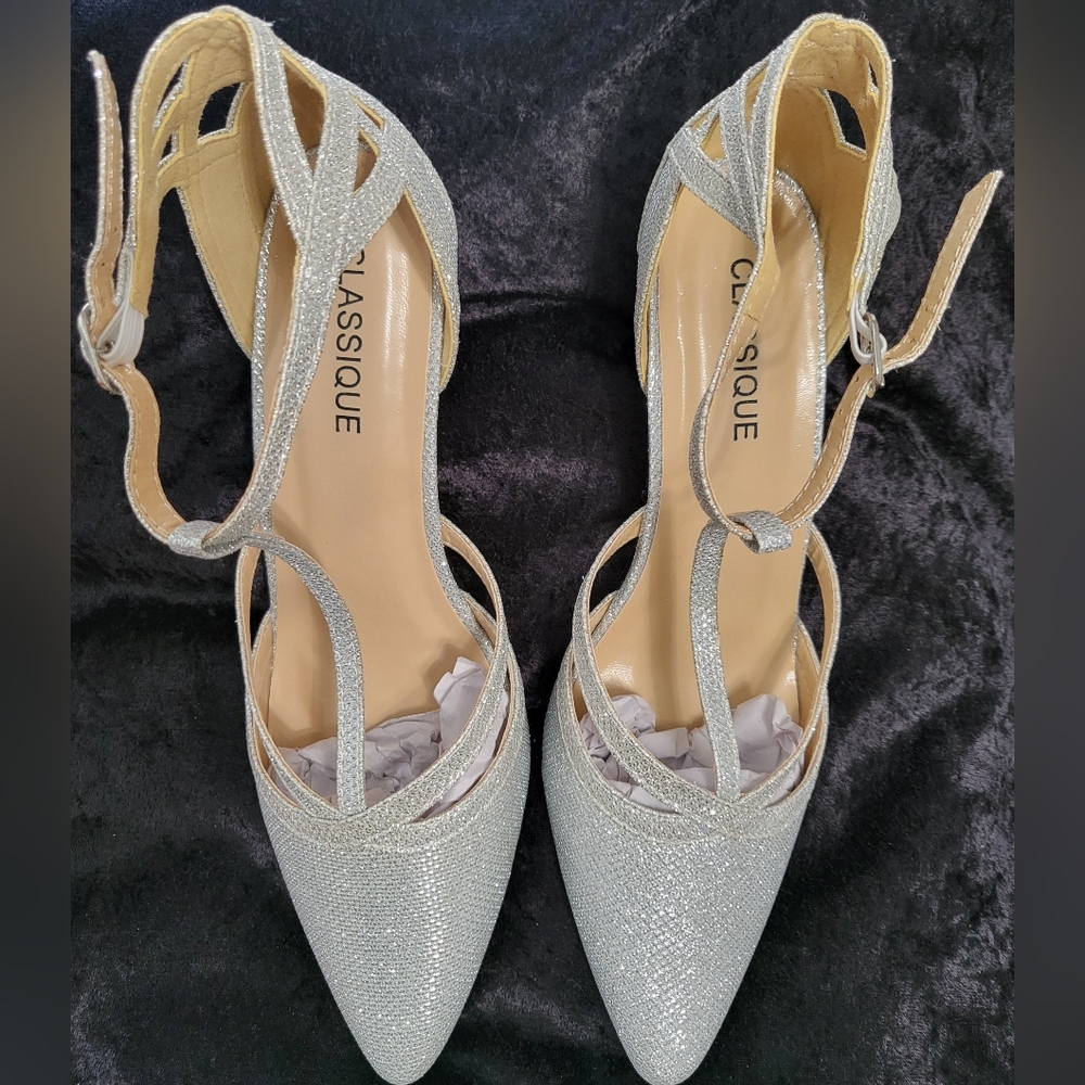 Classique Stacia Silver Evening Shoe Size 10-M Never Worn